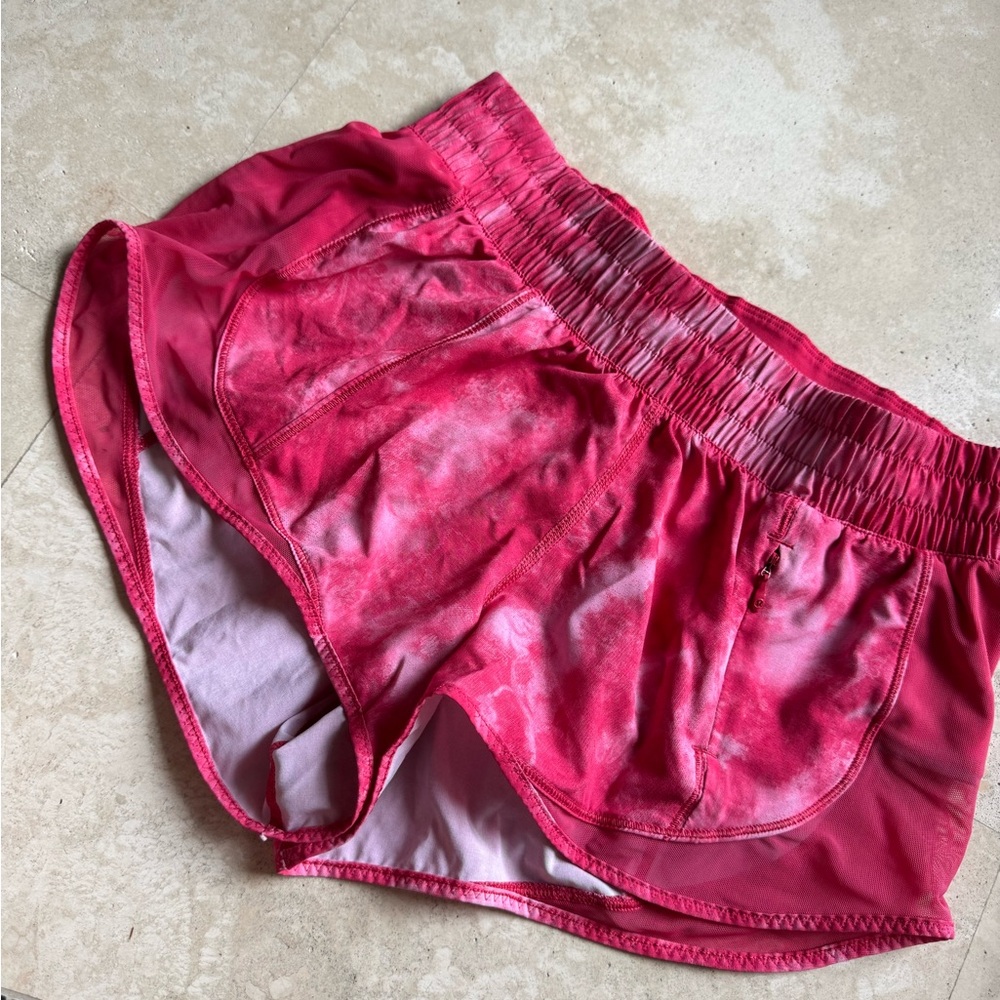 Lulu Shorts ❤️🤍
